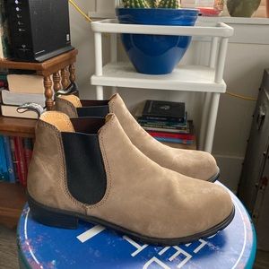 Blundstone 1974s brand new without box.